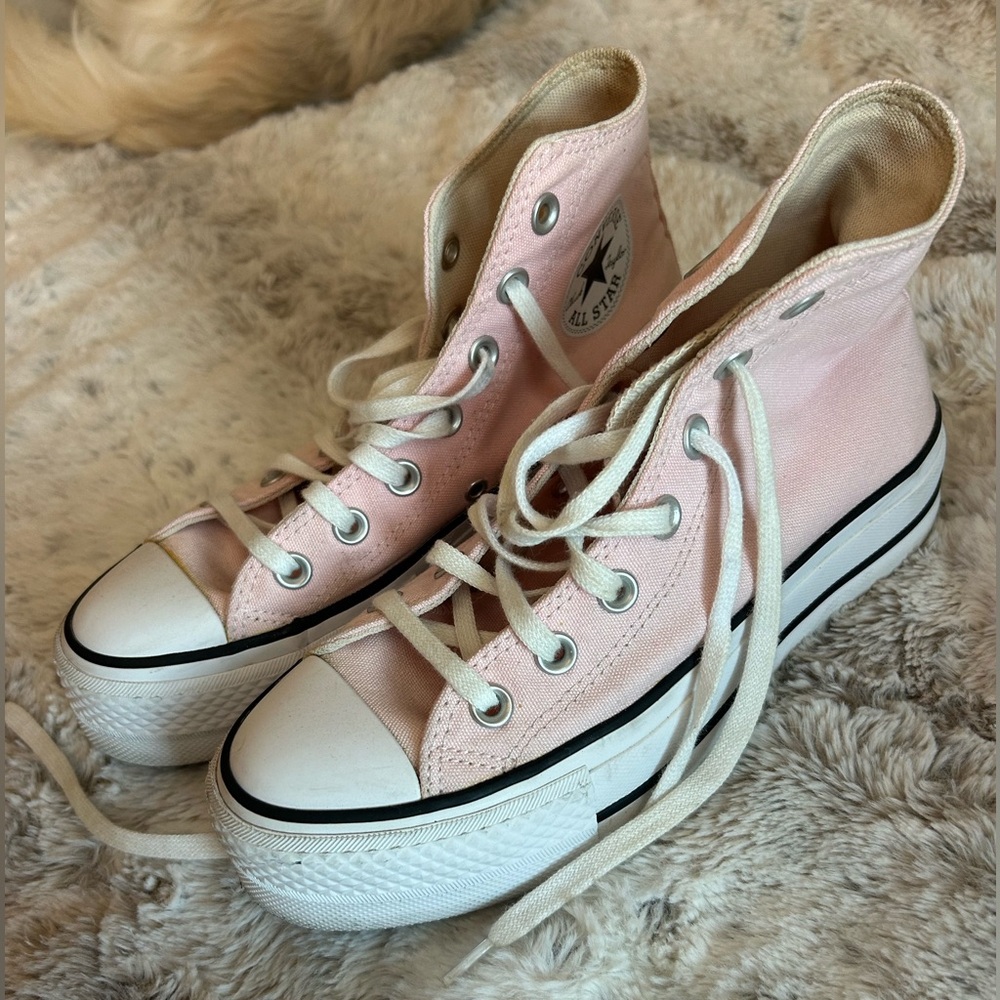 Converse Women size 6.5 Light Pink Platform Sneakers